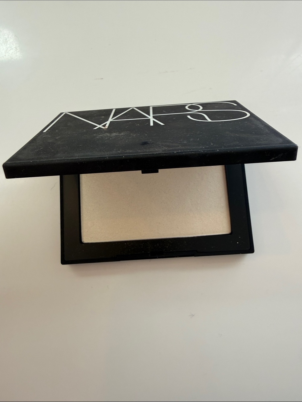 NARS illuminating Highlighter— Albotross